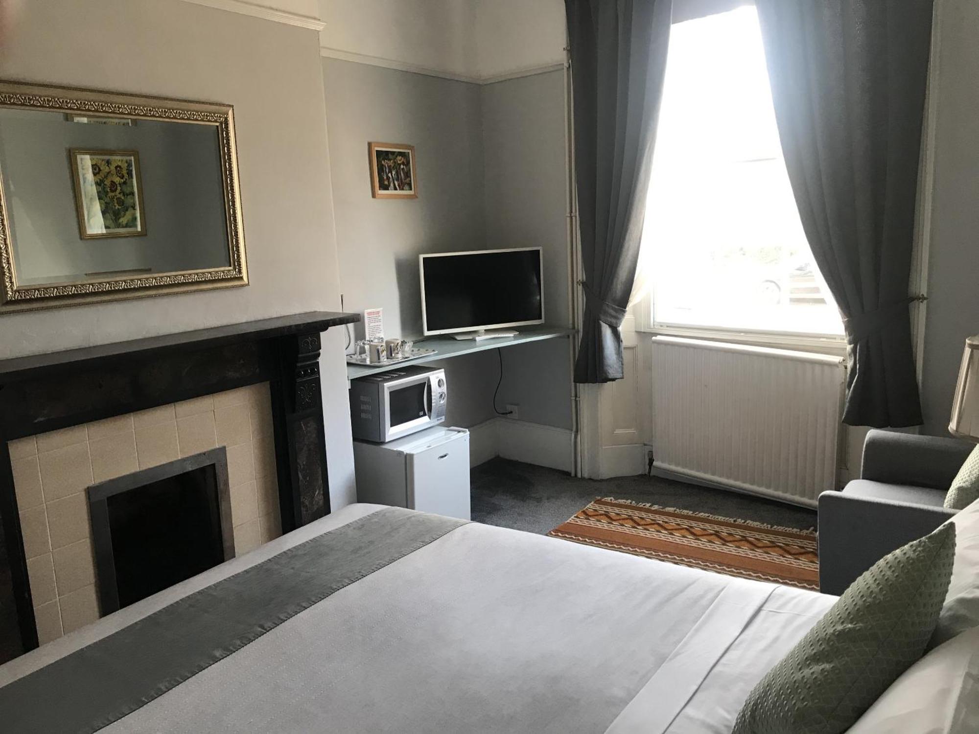 The Red House Hotel Grantham Room photo