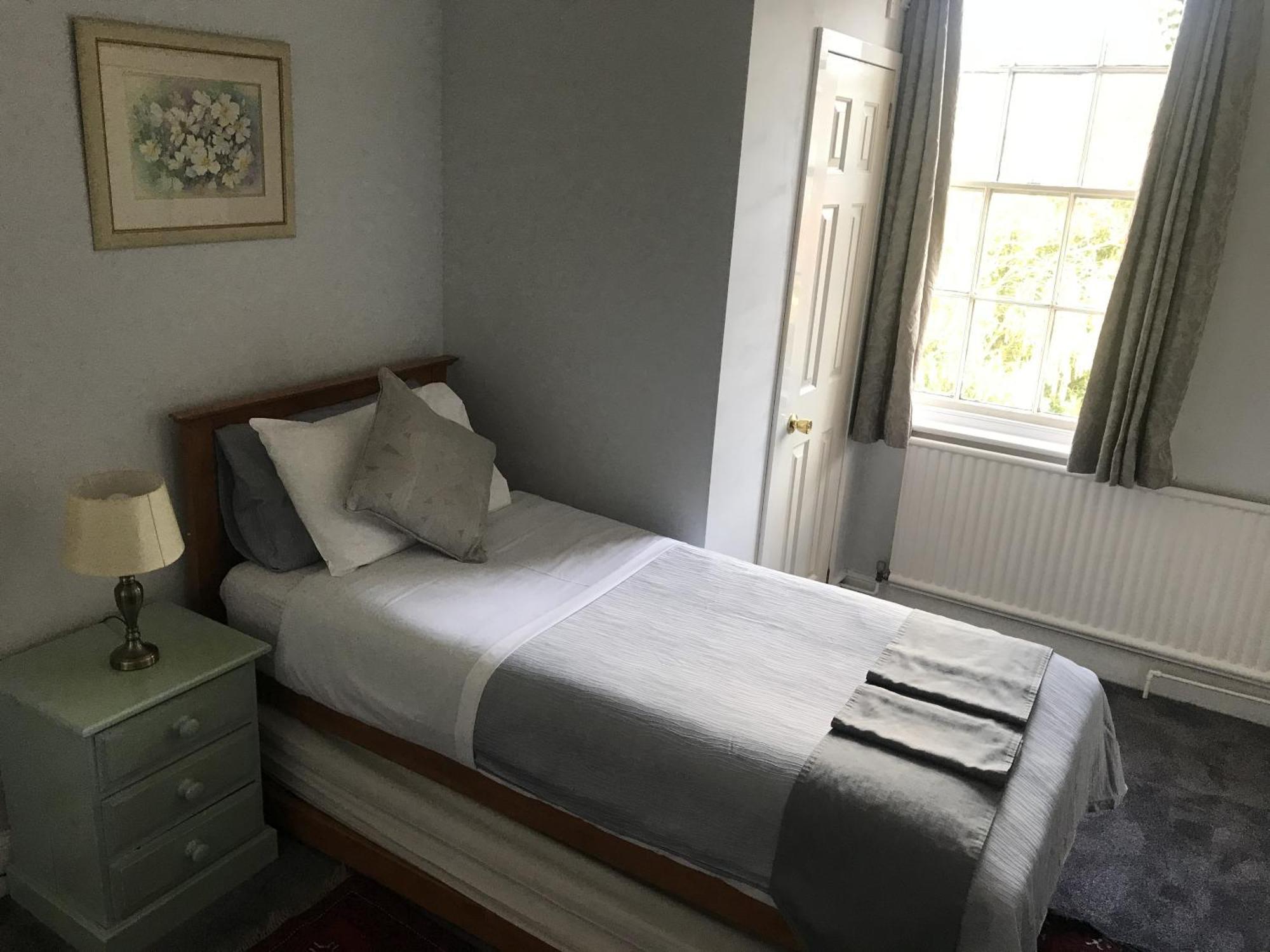 The Red House Hotel Grantham Room photo
