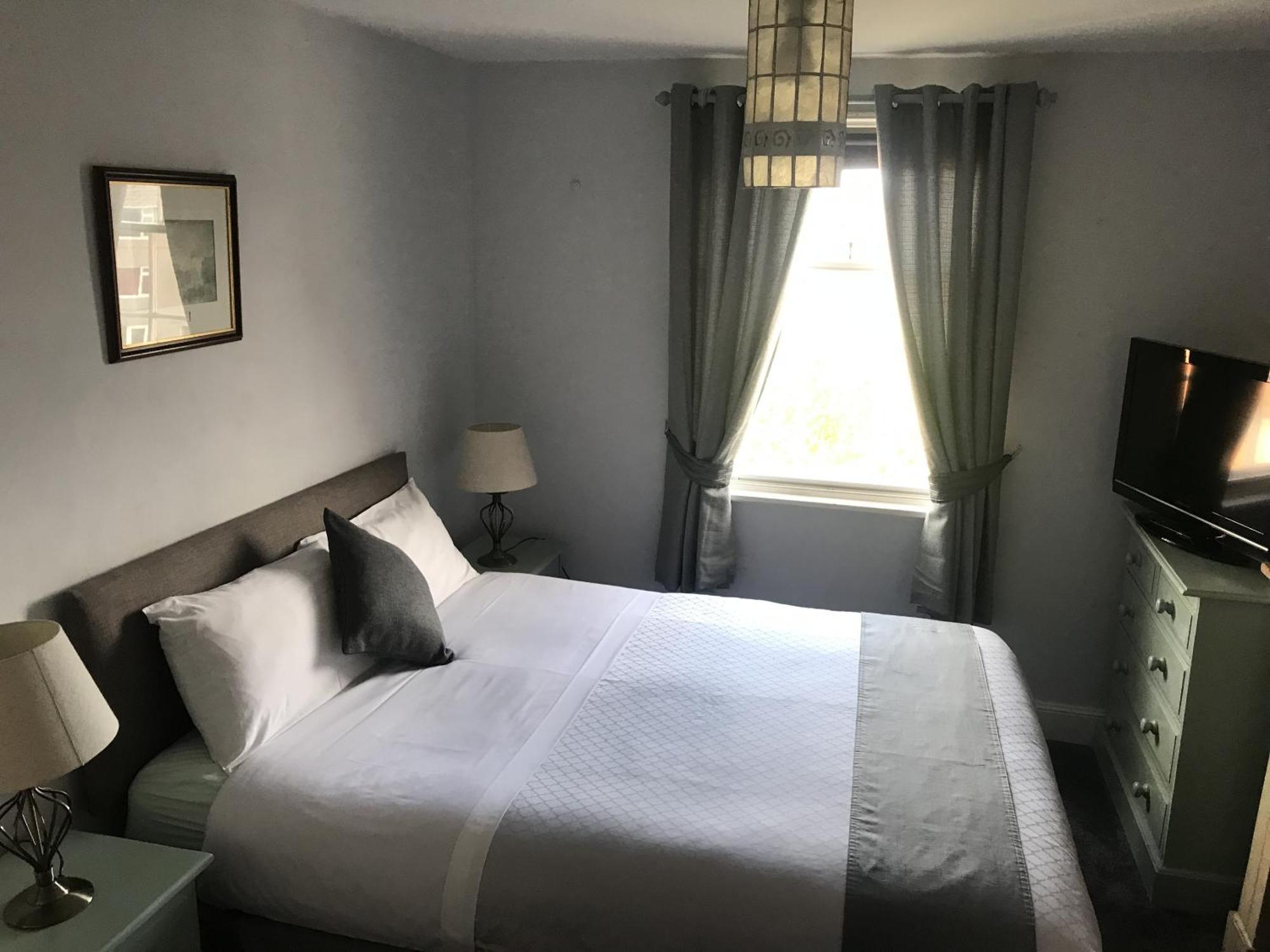 The Red House Hotel Grantham Room photo